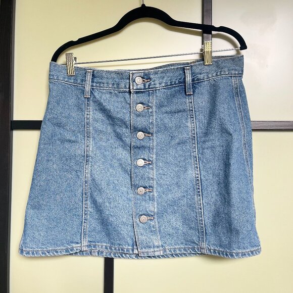 Levis Short Blue Denim Button Front Skirt SZ 31 - Picture 1 of 2